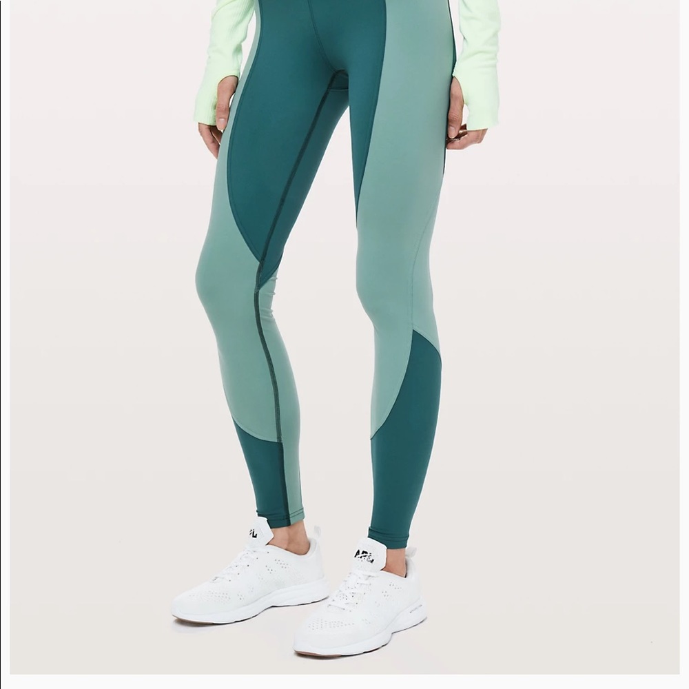 Lulu lemon leggings. (Wake & train tight)